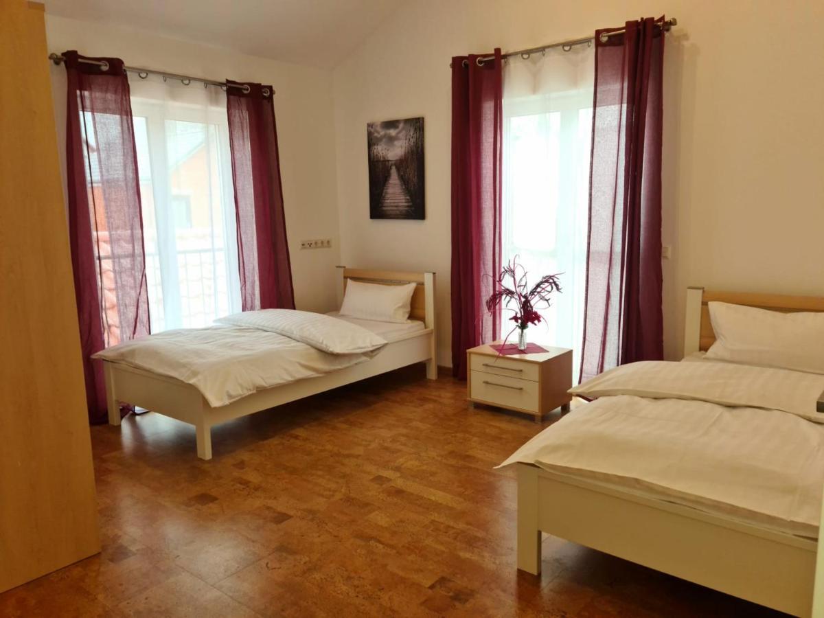 Apartment Gaestehaus Staudenschloss Mickhausen المظهر الخارجي الصورة