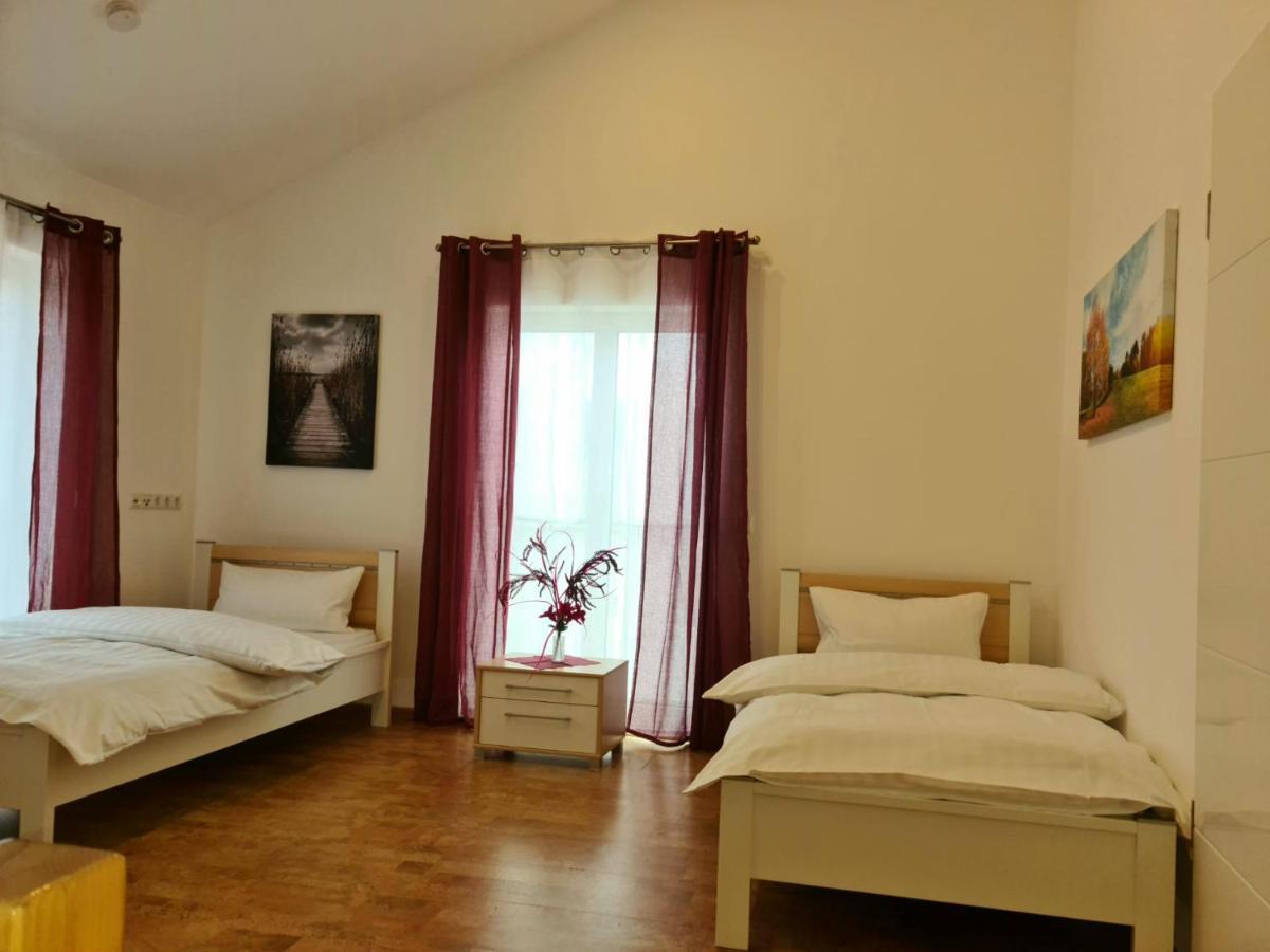 Apartment Gaestehaus Staudenschloss Mickhausen المظهر الخارجي الصورة
