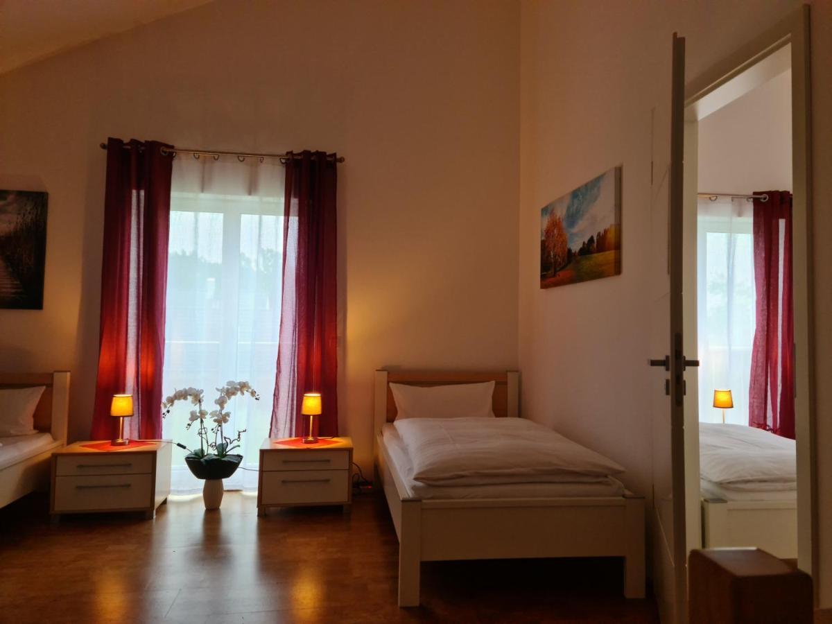 Apartment Gaestehaus Staudenschloss Mickhausen المظهر الخارجي الصورة